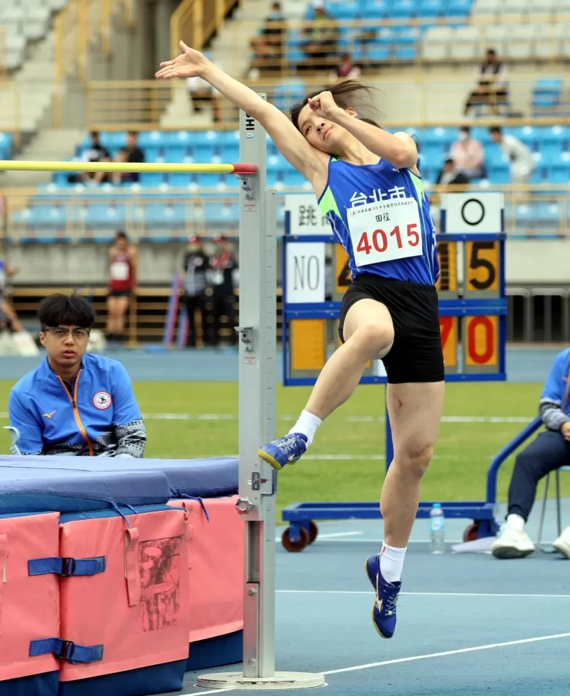 臺北市林沛萱在青少女跳高和百公尺跨欄都奪金。林嘉欣／攝影。