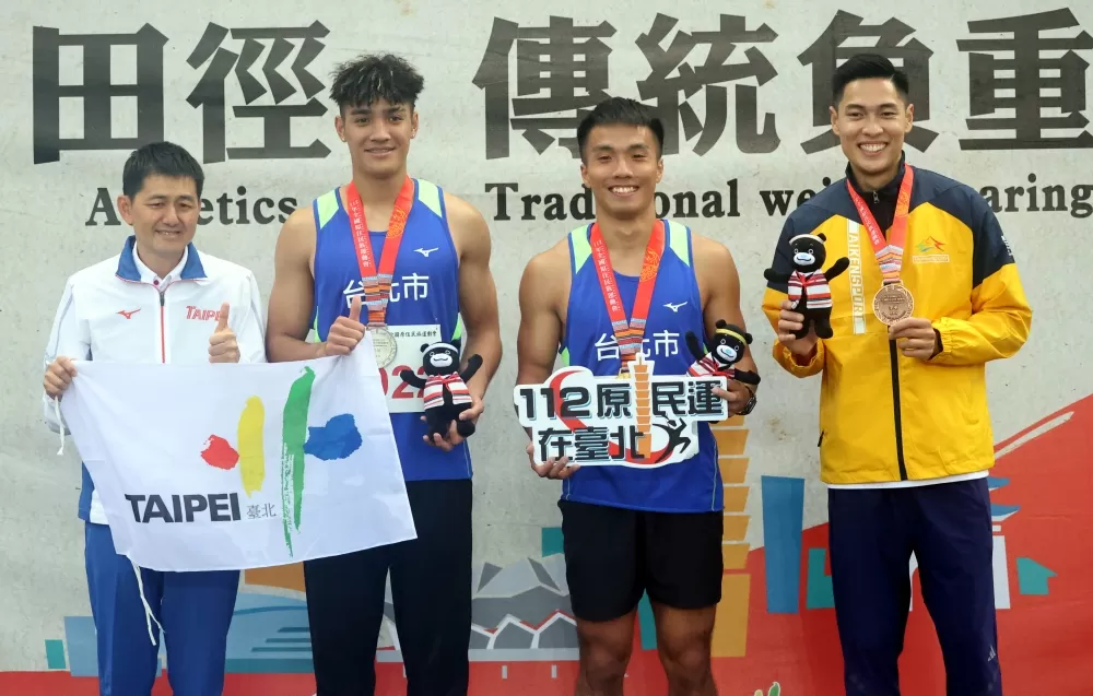 臺北市葛吳諺明（右二）首度打敗陳傑（右），在公開男400公尺摘金。林嘉欣／攝影。