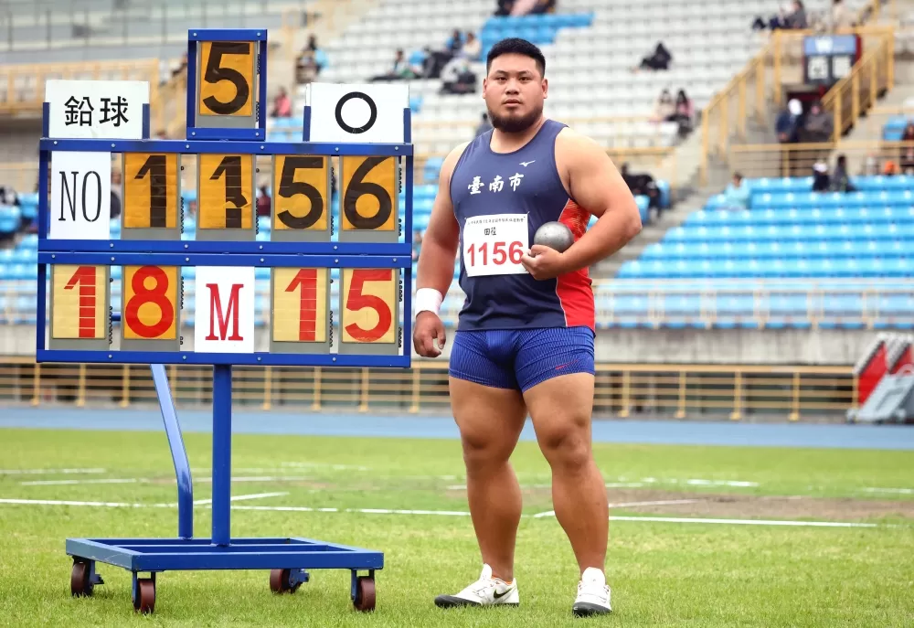 馬皓瑋鉛球四連霸。林嘉欣/攝影。