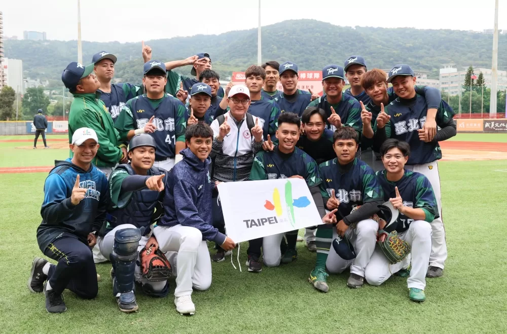 臺北市輕取花蓮縣,棒球公開男子組二連霸。112原民運籌備會提供。