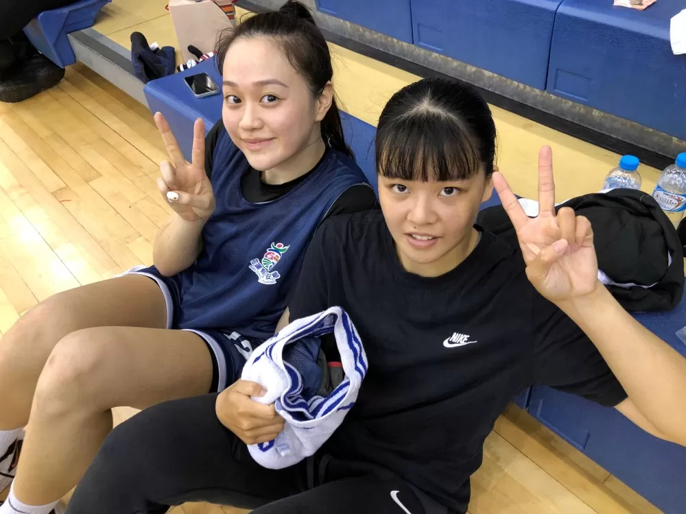 銀牌花蓮前普門名 將艾郁婕(左)、張羅雅齡。