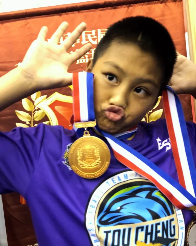 將獲名將叔叔高國豪賞名牌鞋的頭城後衛高橙熙搞笑第一名。