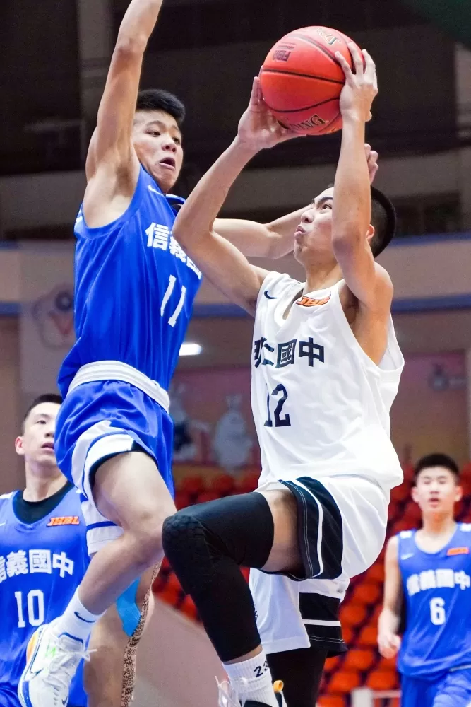 明仁石靖瑜三分球15投中7生涯最多，飆個人次高36分外帶10籃板「雙十」。大會提供。下同。