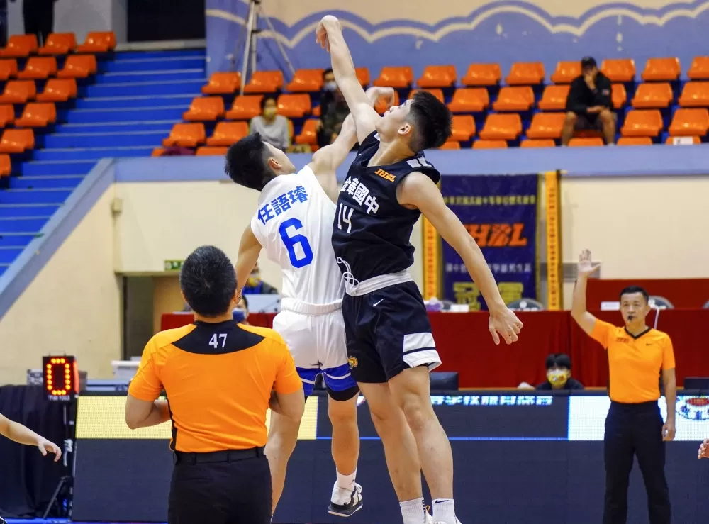 金華張為甯先發打26分鐘拿18分、9籃板、4抄截，含逆襲戰局的第三節12分。