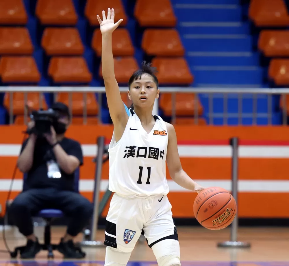 漢口「一姊」賴沛芸20分、11籃板、12抄截，2度「大三元」外帶5助攻。