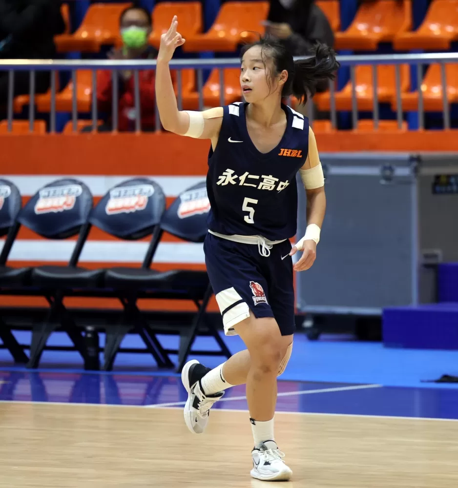 永仁蘇衡13分、13籃板首度「雙十」，外帶3助攻、4阻攻。