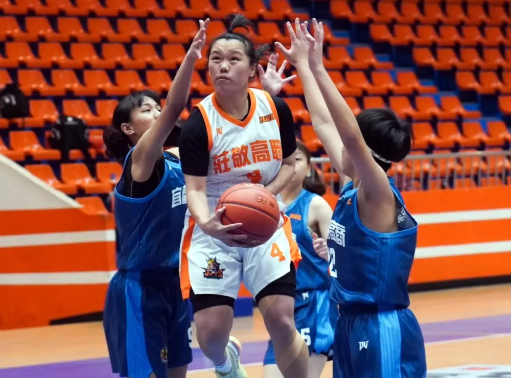 莊敬陳妤薰17分。