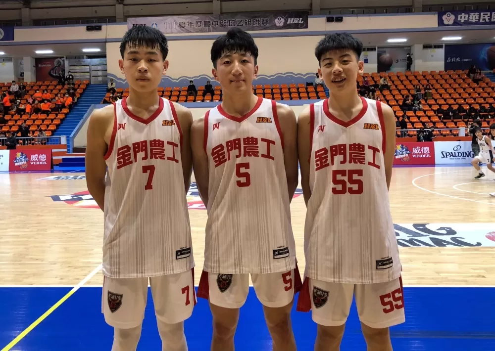 楊人翰（左起）、黃鉑融、邱紀廷並稱「鐵三角」。