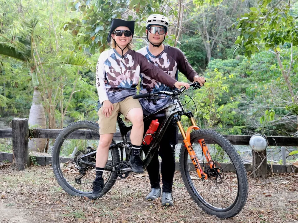 「151」和江勝山聯袂「回娘家」參加定情賽XTERRA 。XTERRA Taiwan提供。