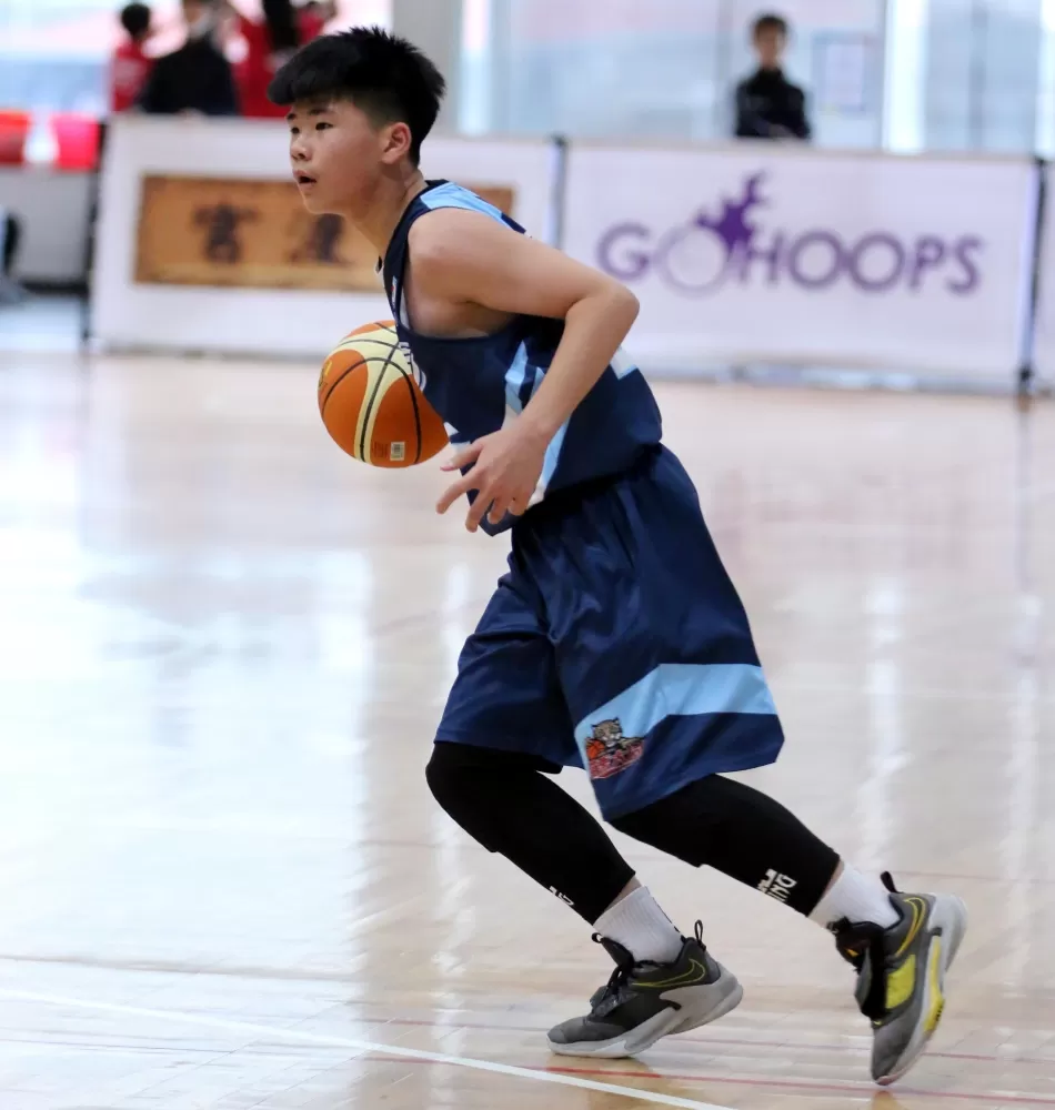 南港男籃「四騎士」 運球突破中規中矩。