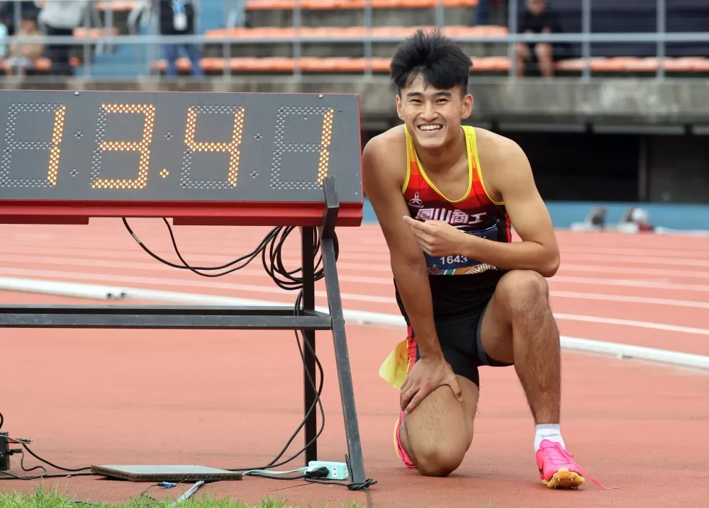 去年底韌帶斷裂的謝元愷今天兩破U20全國紀錄。林嘉欣/攝影。