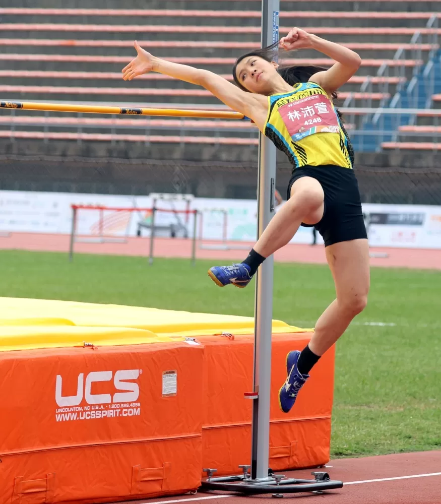 芎林國中林沛萱在全中運國女全能跳高以1公尺81達標亞運，破懸32年紀錄。林嘉欣／攝影。