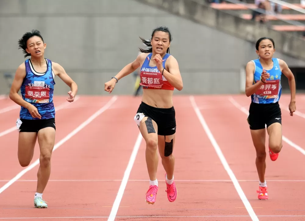 全中運田徑史上首位5金后黃郁庭。林嘉欣/攝影。