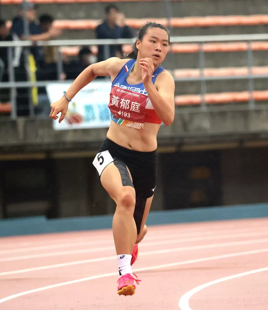 全中運田徑史上首位5金后黃郁庭。林嘉欣/攝影。