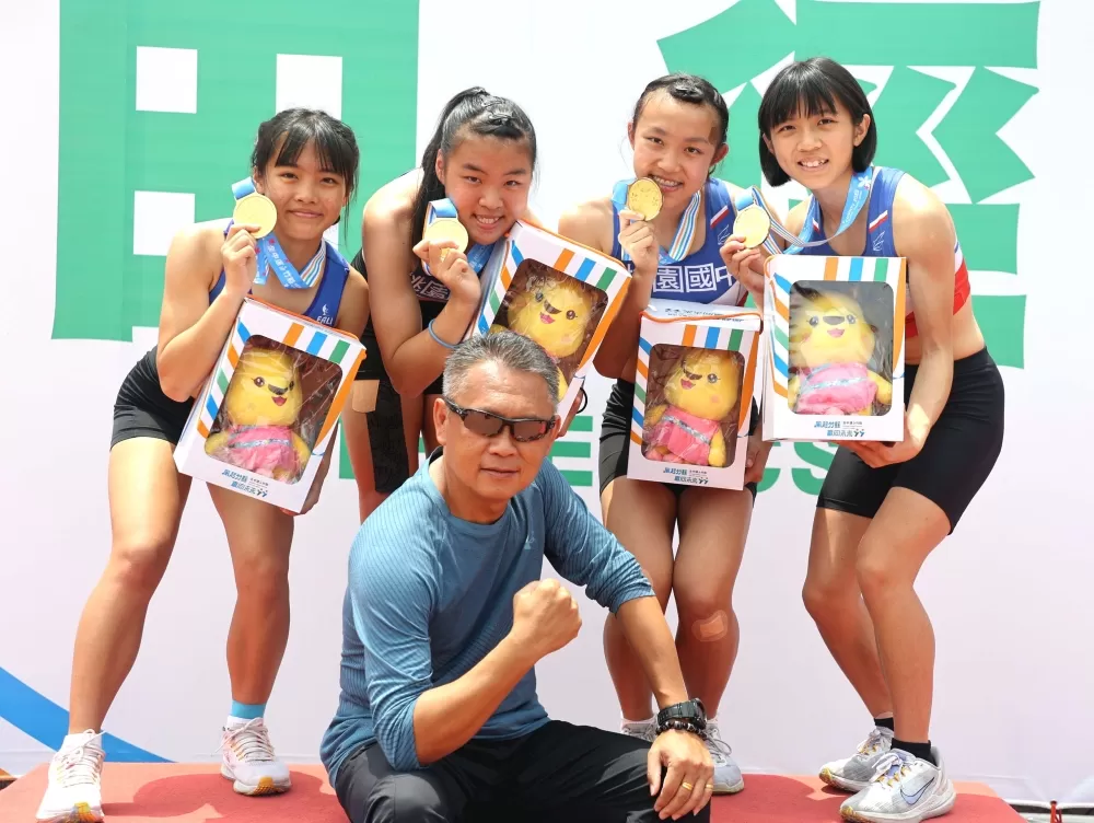 黃郁庭感謝教練和隊友陪她圓夢。林嘉欣/攝影。