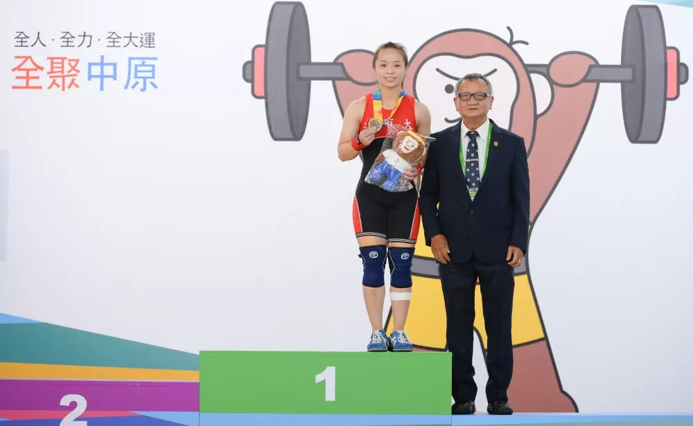 舉重女子49KG 北市大學林呈璟破全國三連霸。