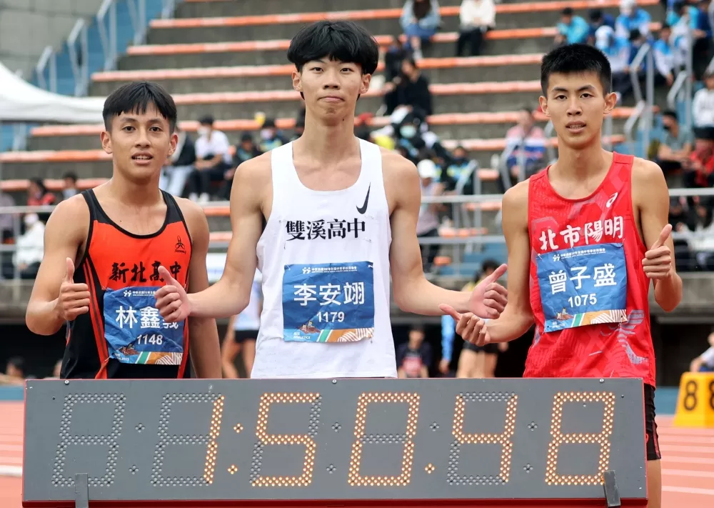 李安翊和林鑫義、曾子盛都破大會。林嘉欣／攝影。