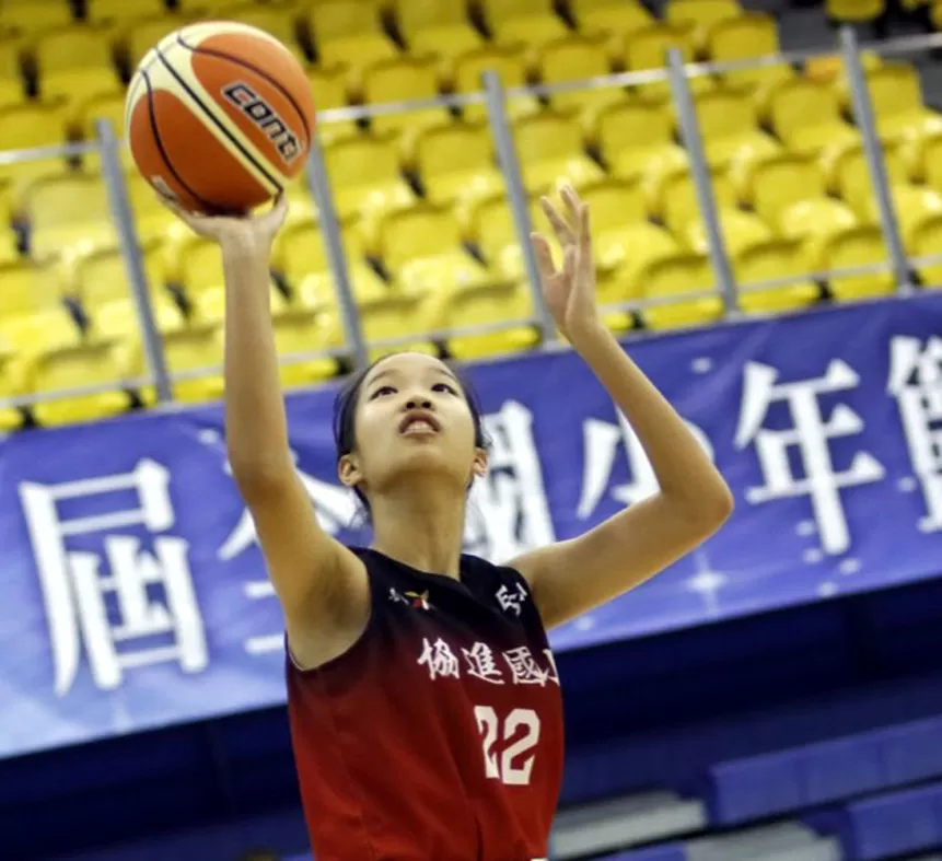 協進女籃173公分潛力股小長人廖俞函上看180乃至更高。