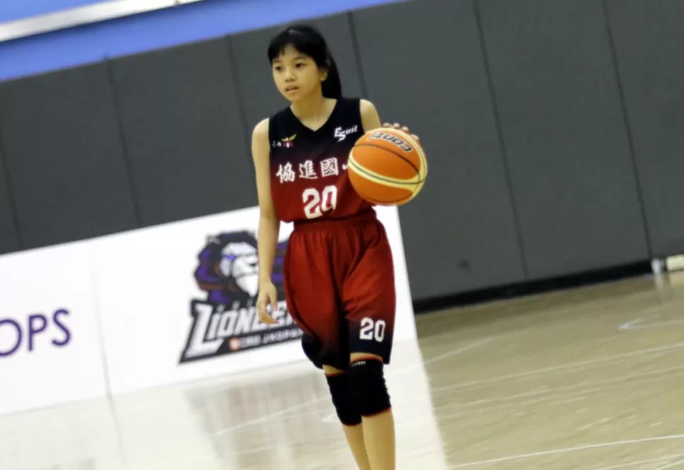 愈來愈有大將之風的協進女籃控衛林立茵確定進JHBL甲級名校高市七賢國中。