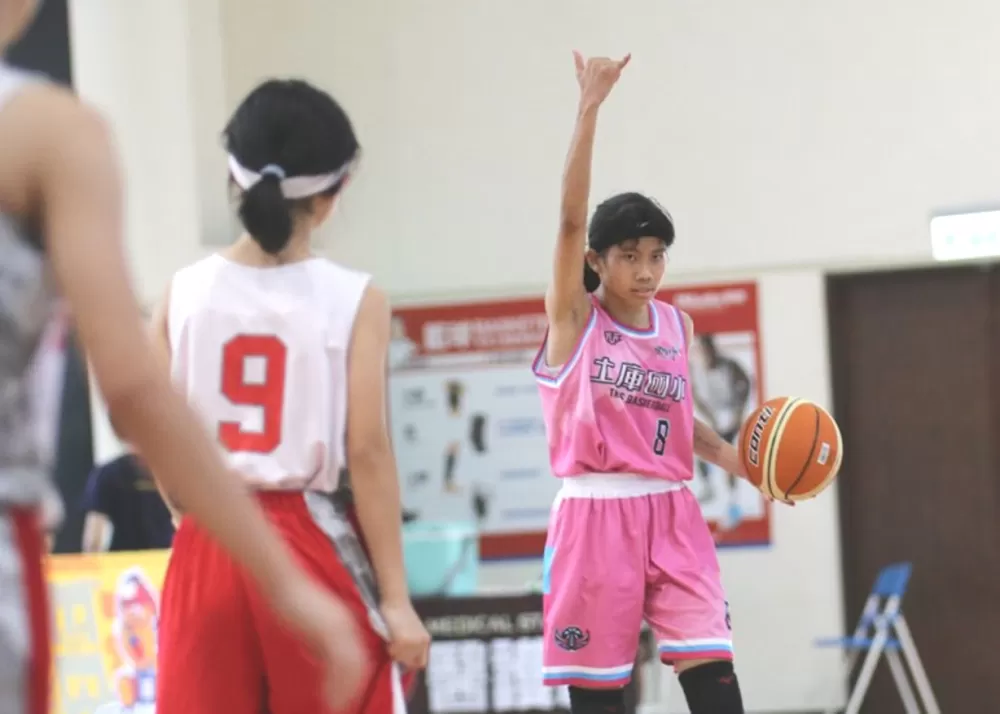 土庫18強末班晉級，吳沛珊後場指揮若定。