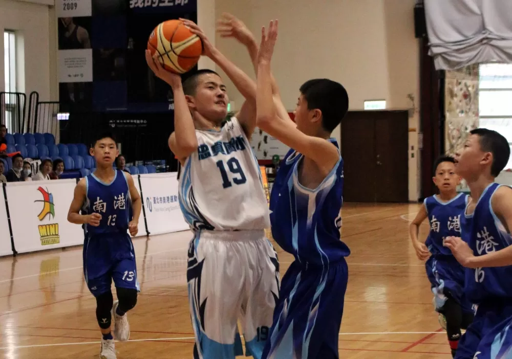 忠貞溫承希包辦第三節全隊所有的10分。