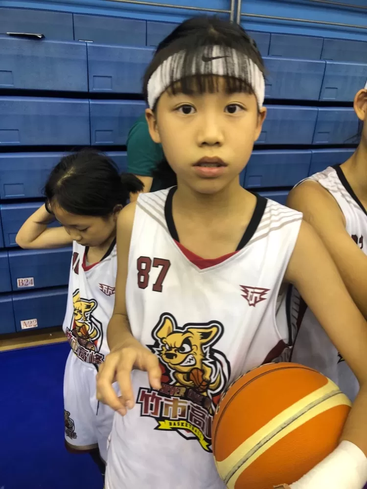 「Lisa」余嫚芸。