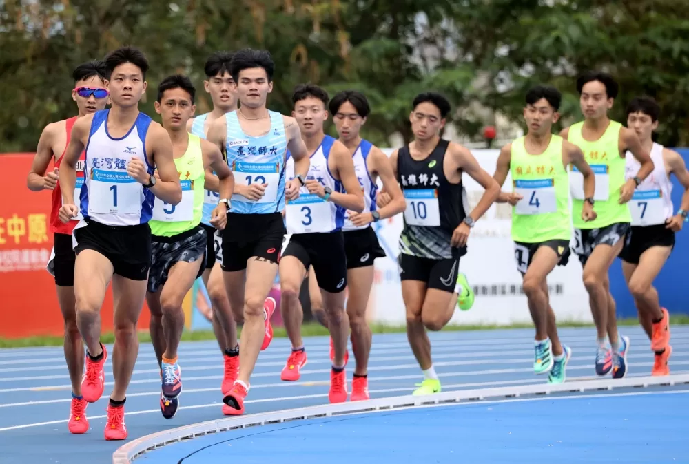 全中運公開男1萬公尺決賽。林嘉欣／攝影。