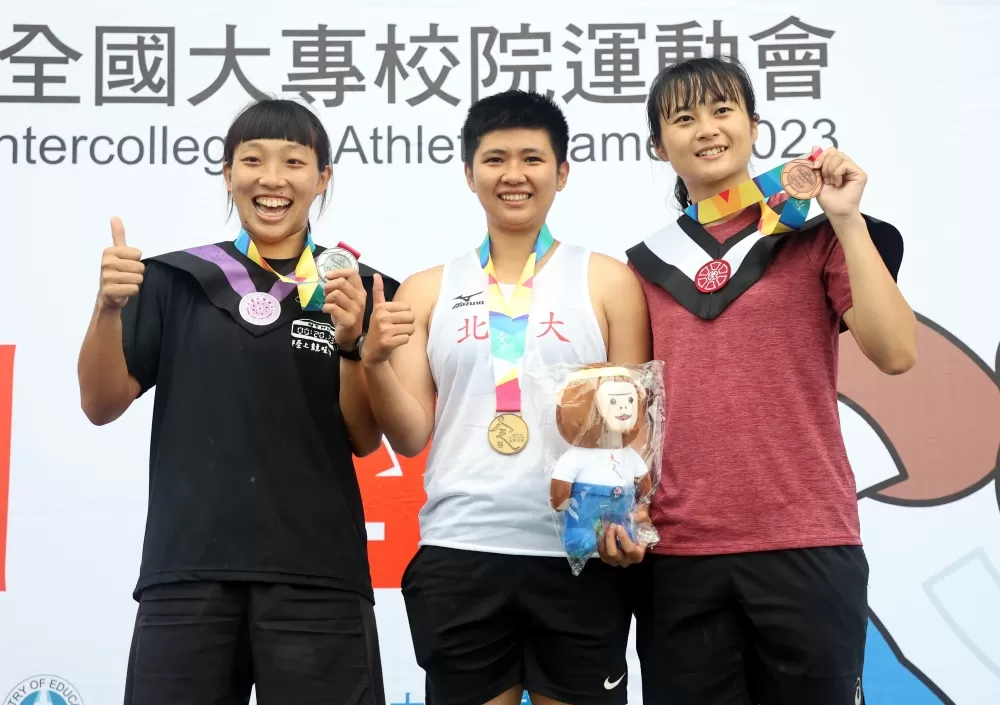 李慧君（中）奪金。林嘉欣／攝影。