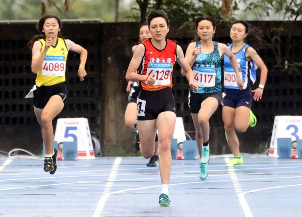 清華大學王于嘉破大會一日雙金。林嘉欣／攝影。