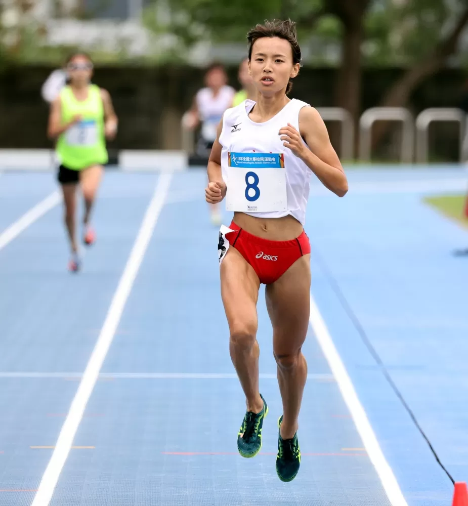 北市大徐苡絜在公開女3000障奪金。林嘉欣／攝影。