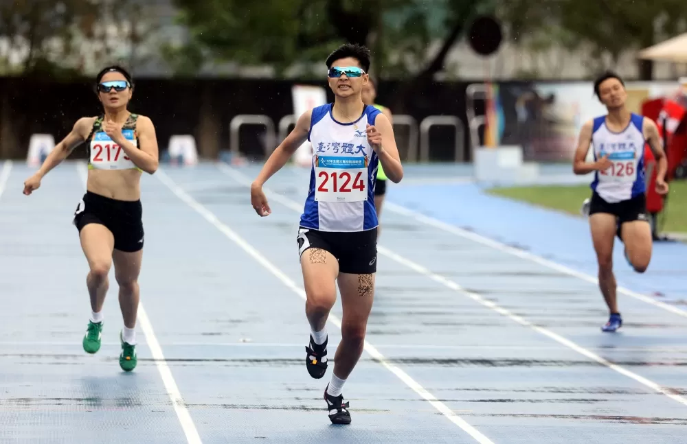 余思屏（中）。林嘉欣／攝影。