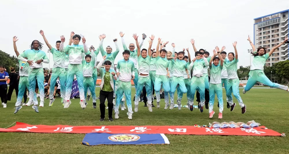 台灣大學勇奪田徑一般組雙料總錦標超嗨。林嘉欣/攝影。