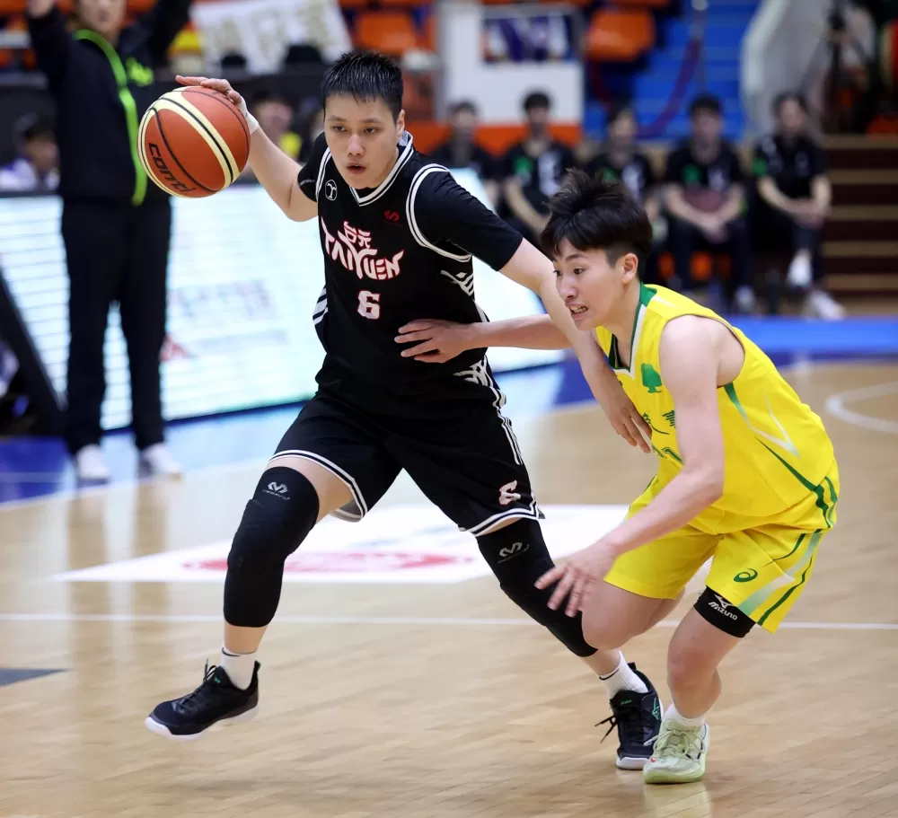 164公分不滿24最矮最菜的陳孟欣（右）與台元卓敬（左）都入選中華培訓隊。