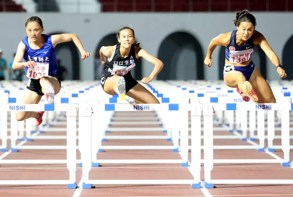 張博雅（中）創最佳奪金再達亞運和亞錦賽。林嘉欣／攝影。