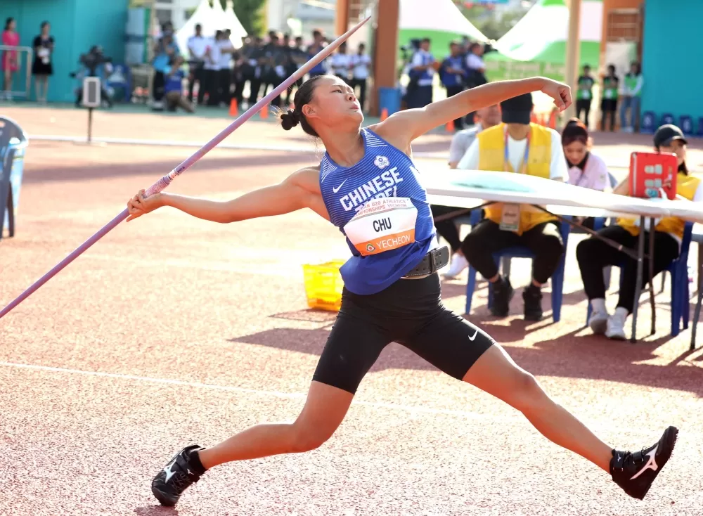 朱品薰在女子標槍奪銀，拿下中華隊本屆亞青第一面獎牌。林嘉欣／攝影。