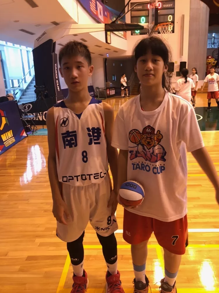 南港龍鳳胎張奕翔張念慈續有MVP級演出。