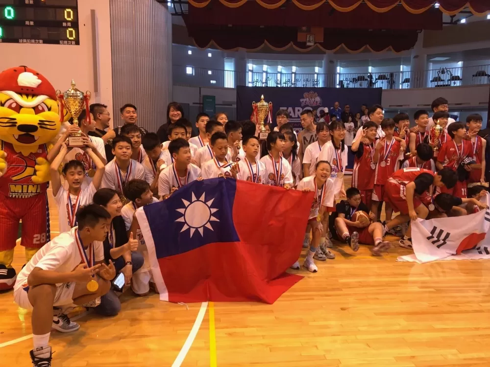 南港男女籃雙料冠軍隊史第3度。