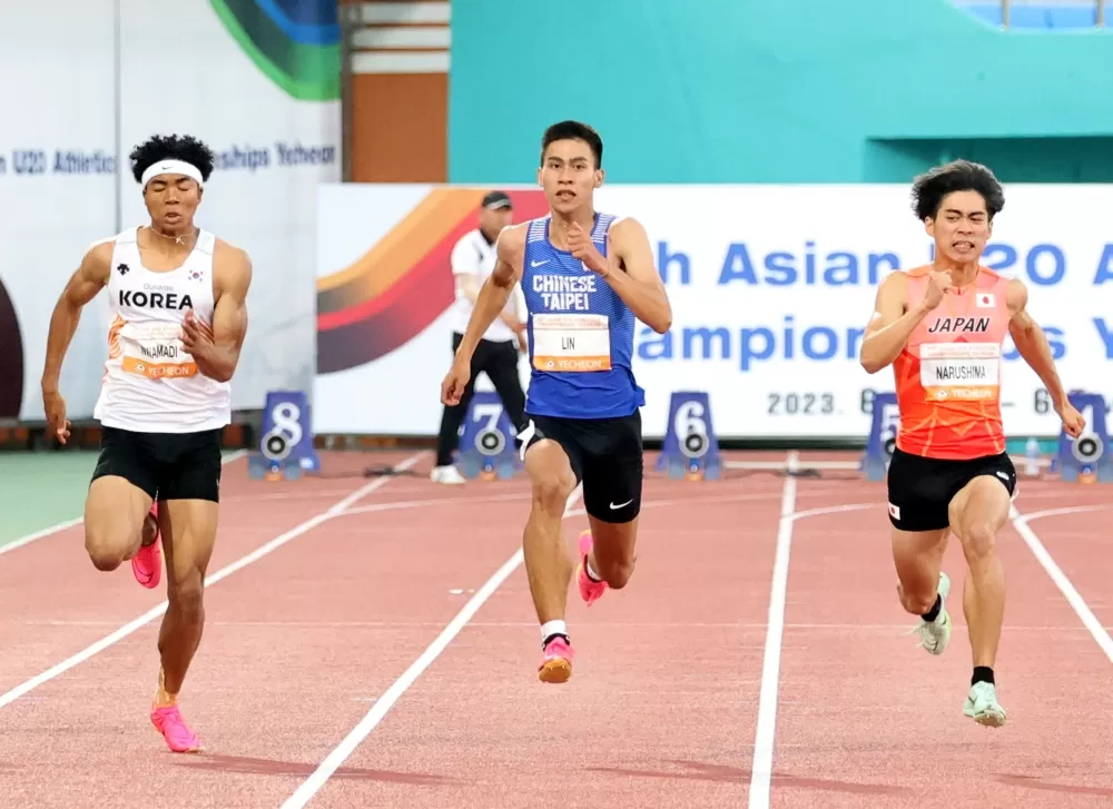 林柏勳（中）飆10秒42奪銀。林嘉欣／攝影。