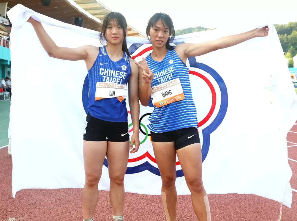 「最強國中生」林沛萱（左）越級打怪奪雙銅，王梓諠第四。林嘉欣／攝影。