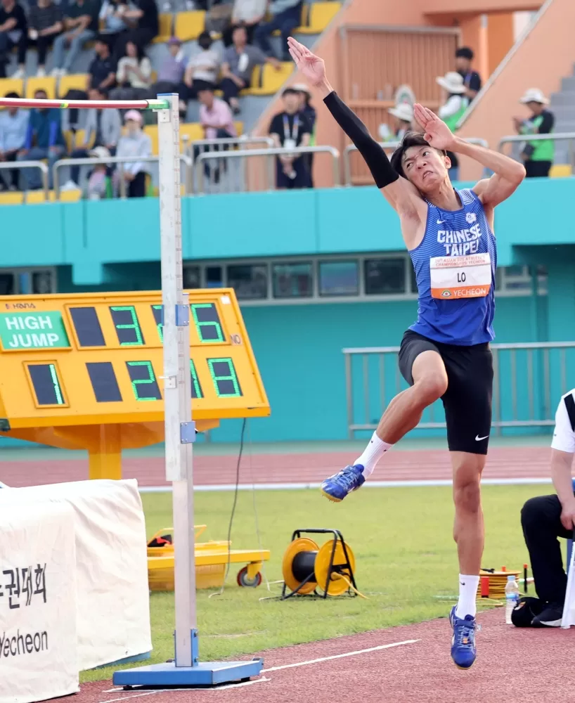羅子杰平U20全國紀錄在亞青田徑賽男子跳高奪金。林嘉欣／攝影。