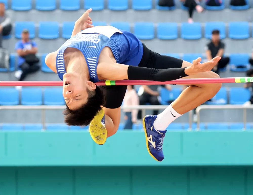 羅子杰平U20全國紀錄在亞青田徑賽男子跳高奪金。林嘉欣／攝影。