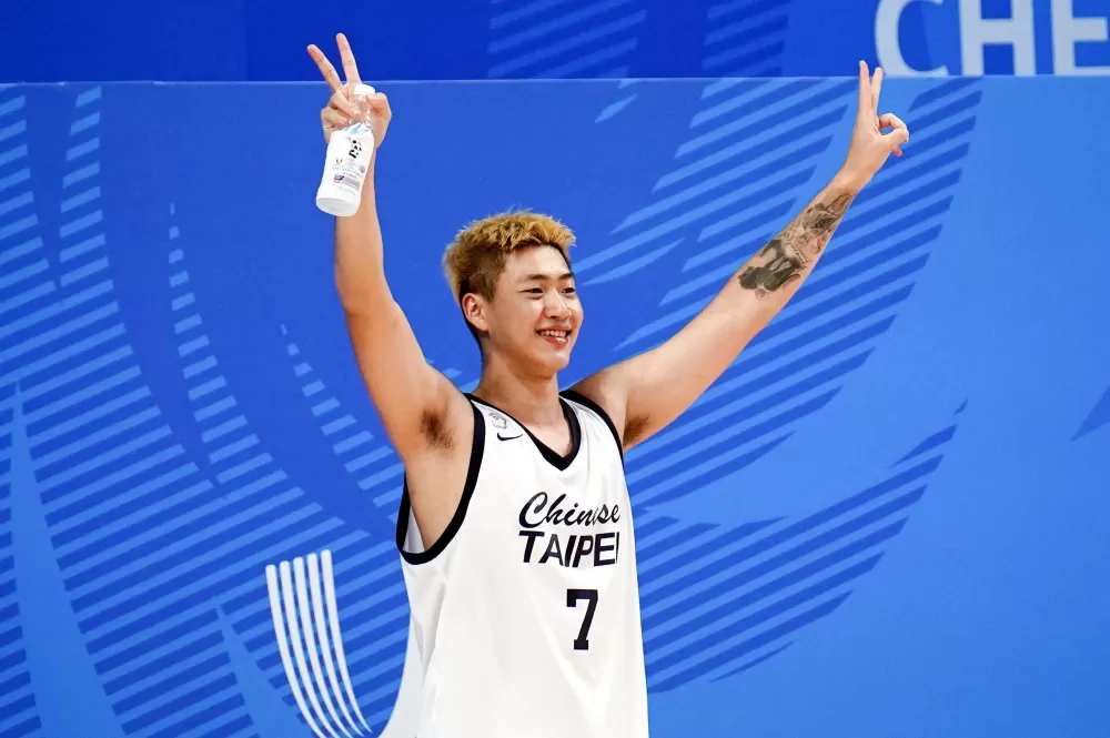 邱子軒首節獨拿10分,是中華隊開賽就能拉開比分的重要人物。 楊秩瑄、林俊佑/攝影。