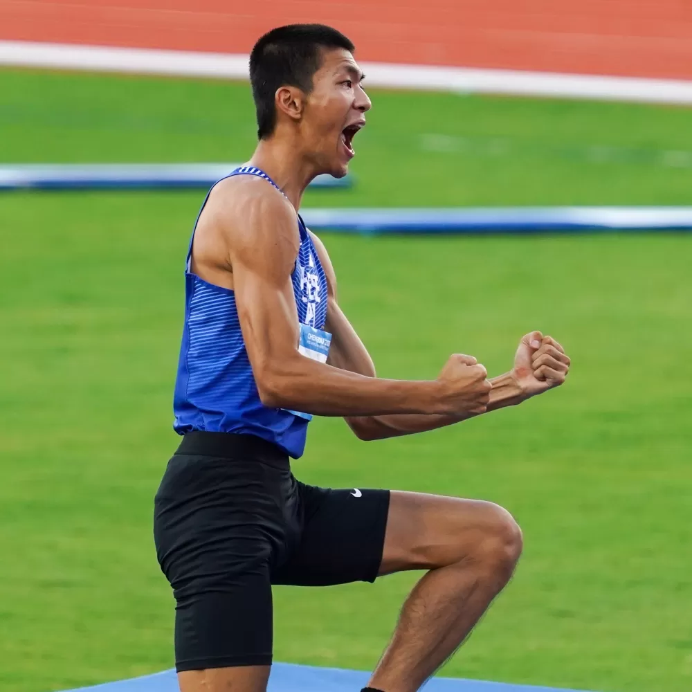 蔡維智以2m20創最佳躍第五傑奪銅超亢奮。方芊筑／攝影。