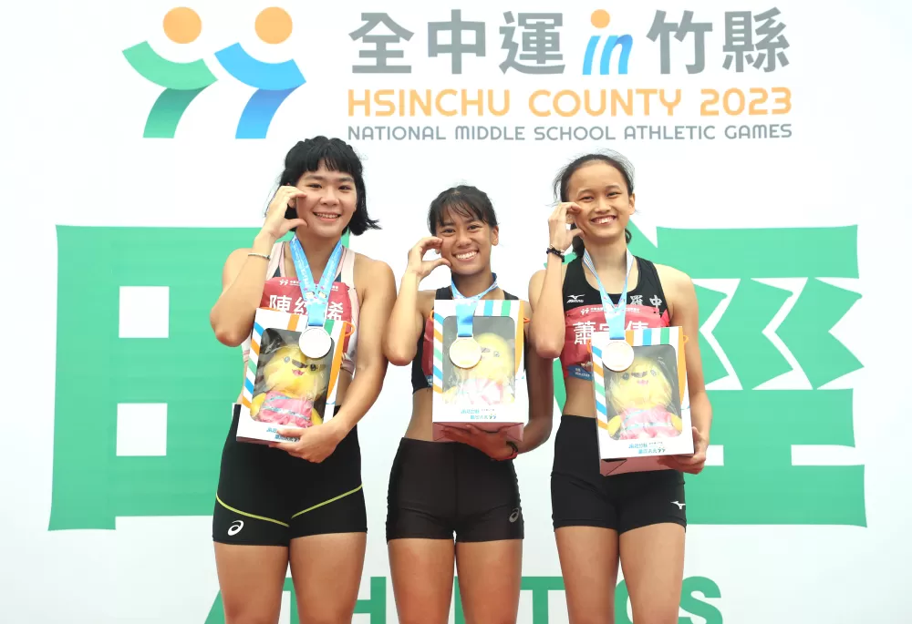 柳辰諭（中）在全中運奪金。林嘉欣／攝影。