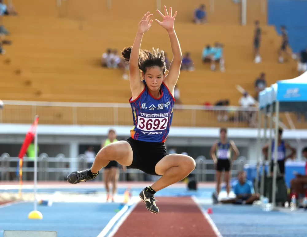 陳睿妤在國女跳遠以創最佳的5公尺62破大會。林嘉欣／攝影。