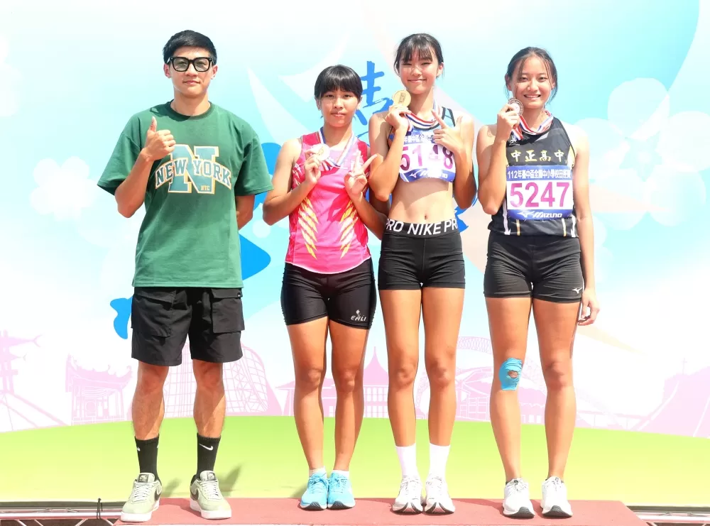 高女三級跳前三名。林嘉欣／攝影。