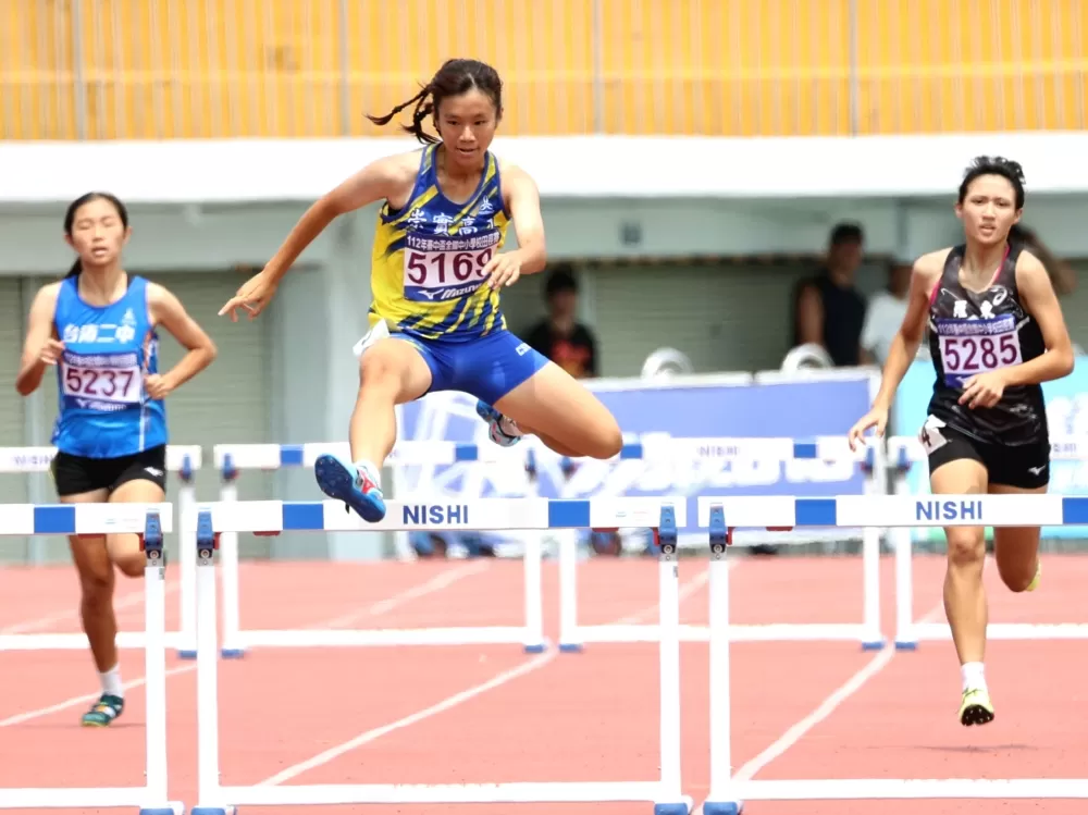 陳于晴（前）在臺中盃收首筆全國賽新猷。林嘉欣／攝影。