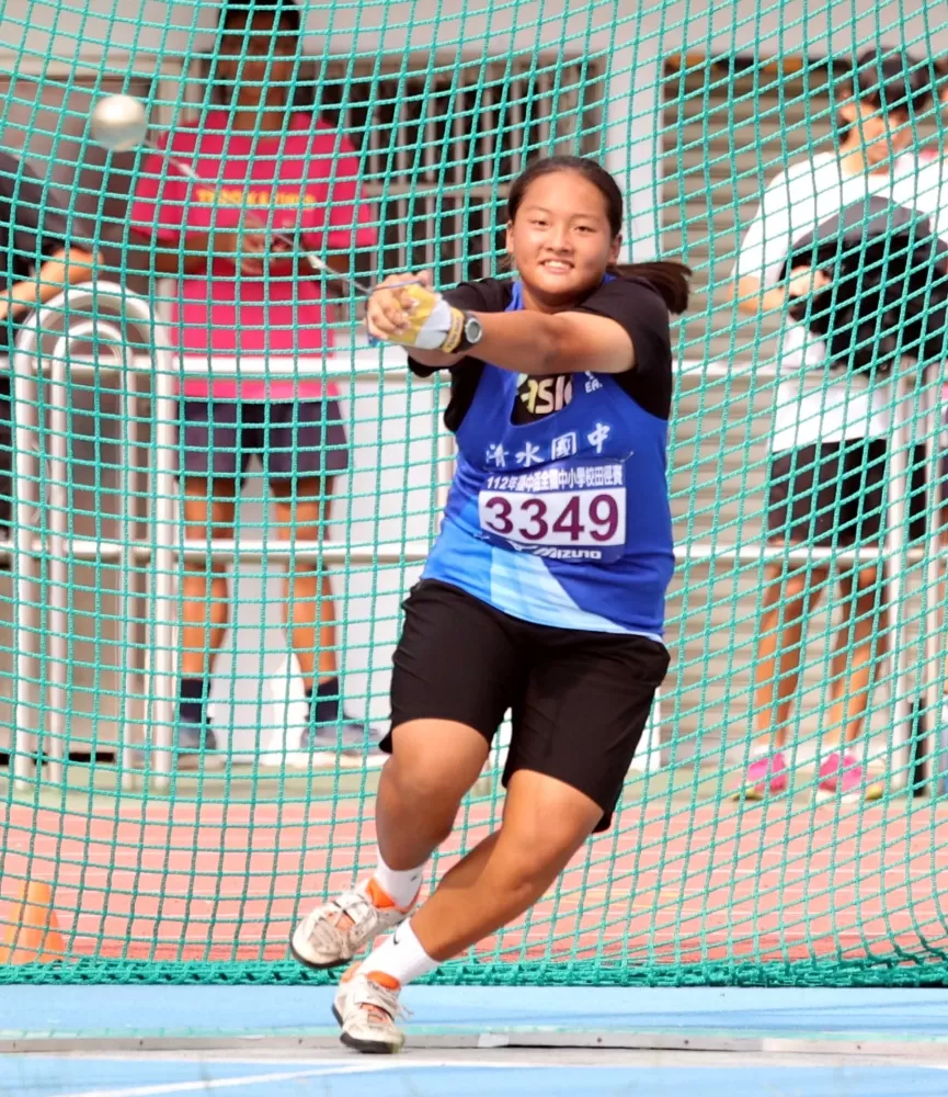 李翌慈將國女鏈球大會紀錄推進9.44公尺。林嘉欣/攝影。