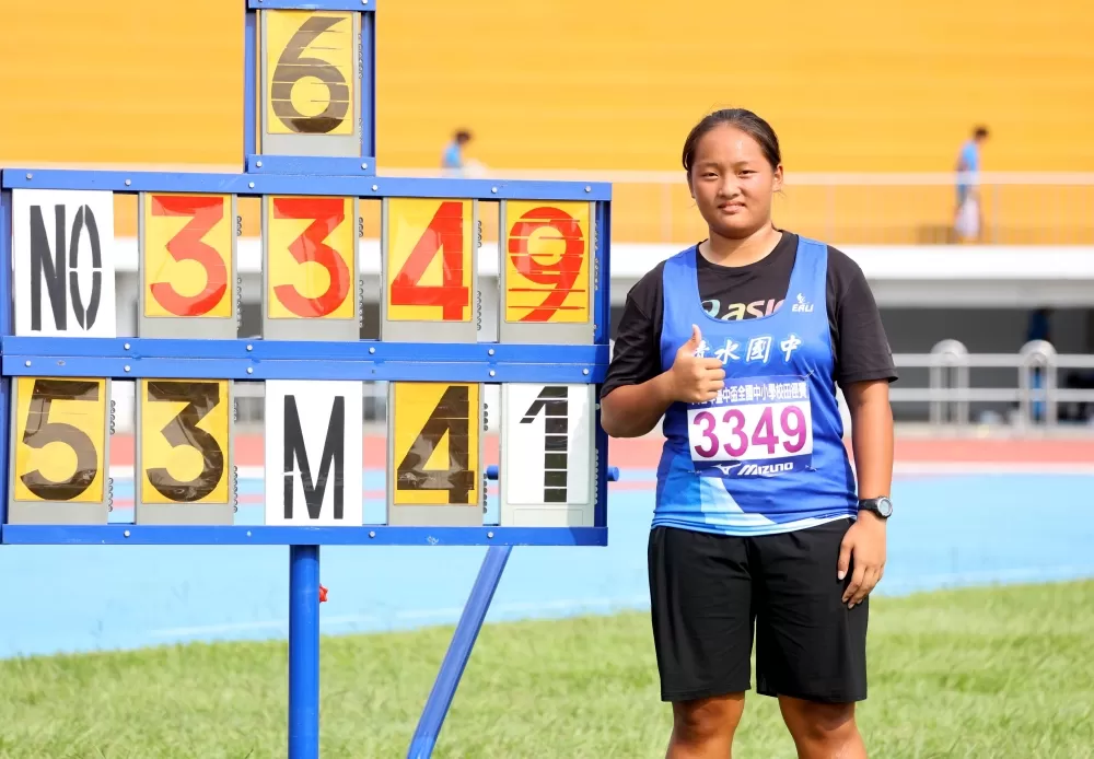 李翌慈將國女鏈球大會紀錄推進9.44公尺。林嘉欣／攝影。