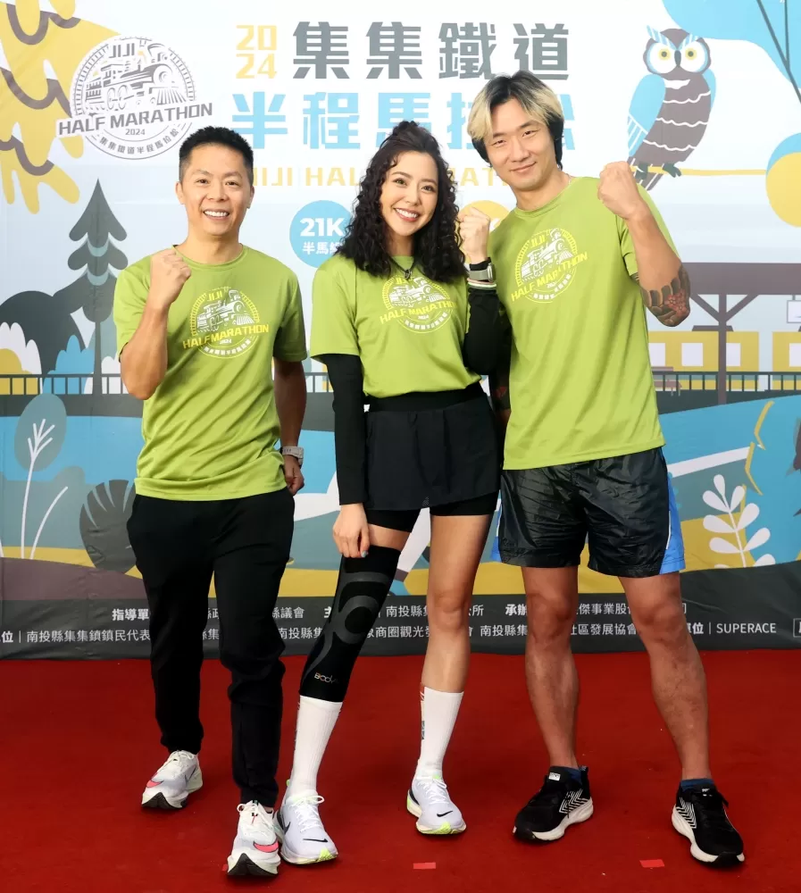 集集鐵道半程馬拉松活動大使林義傑（左起）、宋城希和張景雄。林嘉欣／攝影。